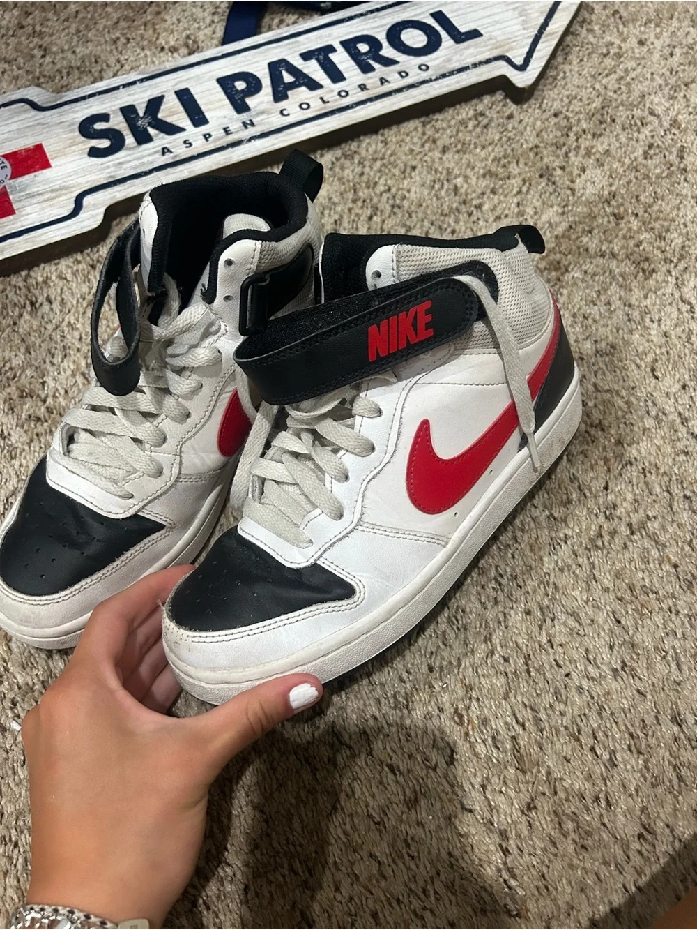 Nike classic mid